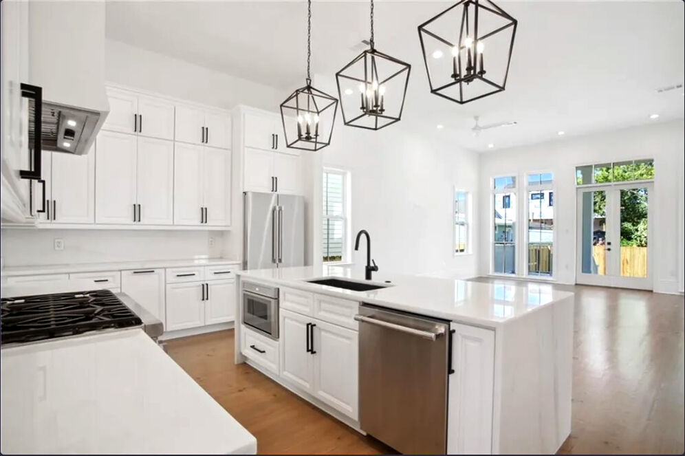 3515 laurel.jpg